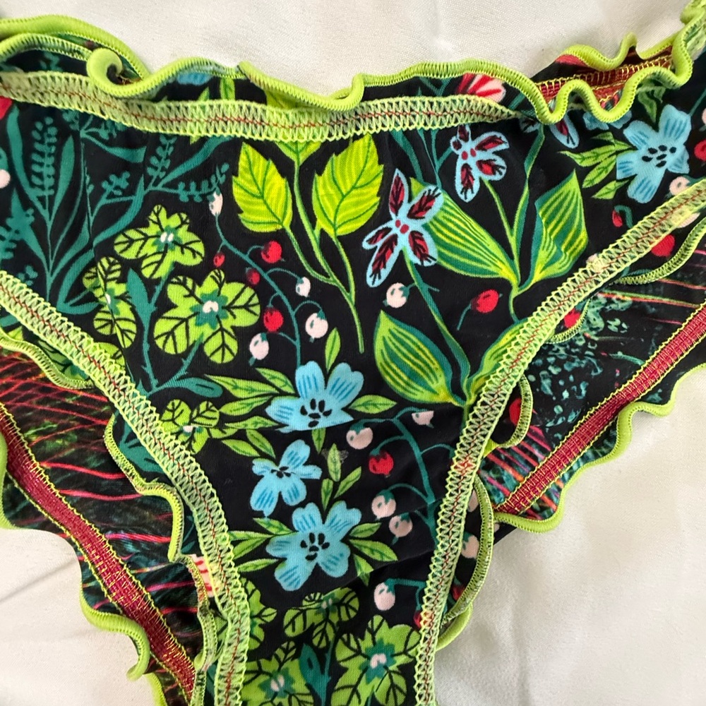 Reversible Multicolor Bikini Set - Picture 5 of 6